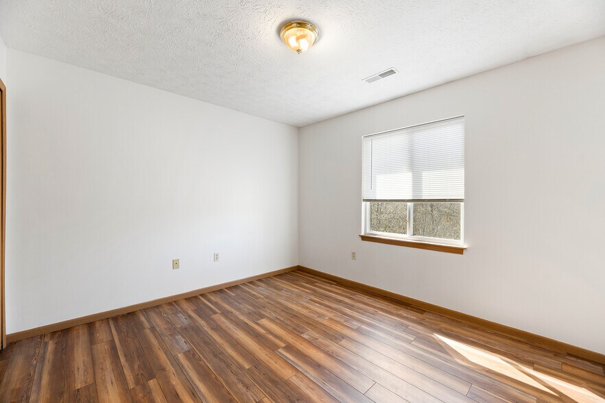 More Photos Of 1894-1898 Springfield Lake Blvd, Akron Apartments For Sale