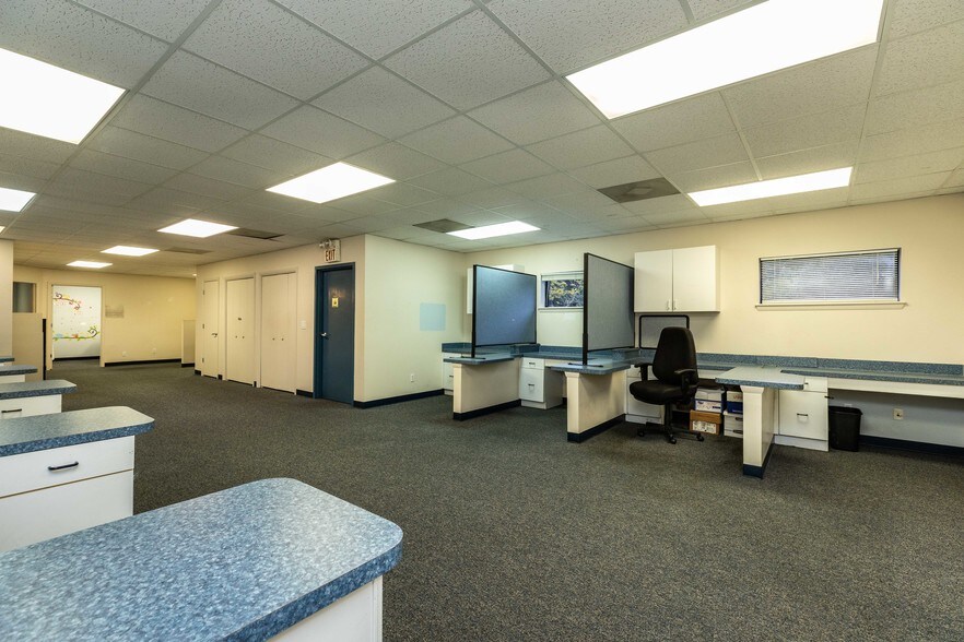 More Photos Of 8774 Perimeter Park Blvd, Jacksonville Medical For Sale