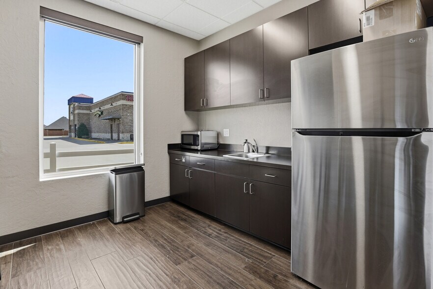 More Photos Of 2804 SW 134th St, Oklahoma City Medical For Sale