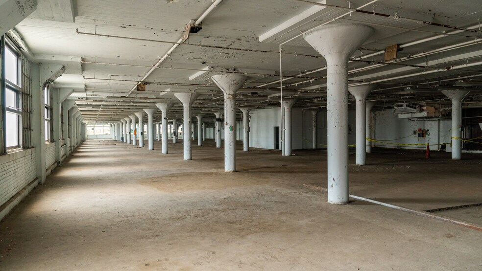 More Photos Of 469 N Sharpsville Ave, Sharon Industrial For Sale