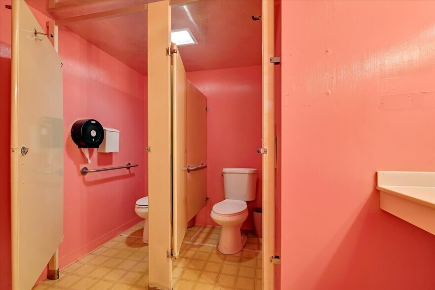 More Photos Of 837 W Linden St, Allentown Religious Facility For Sale