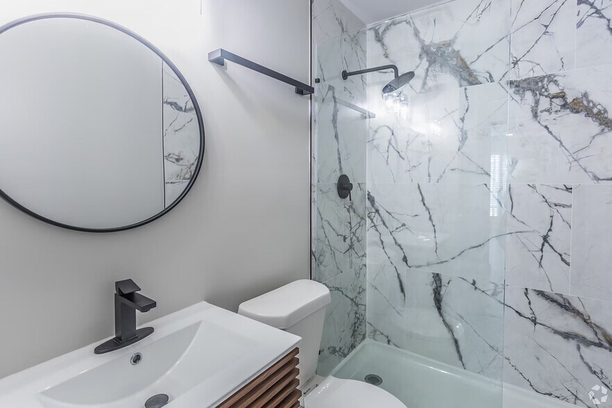 More Photos Of 1030 Poplar Ave, Memphis Apartments For Sale