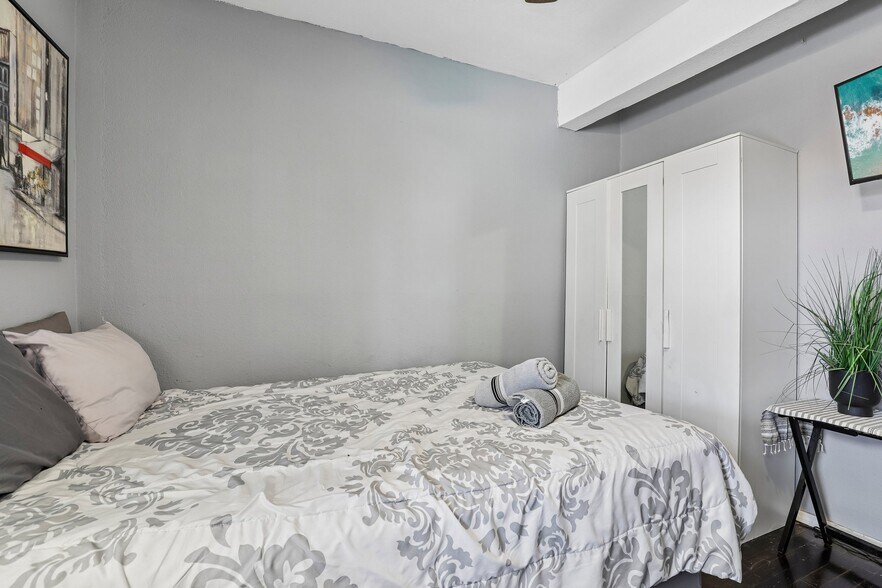 More Photos Of 421 Howard St, San Antonio Hospitality For Sale
