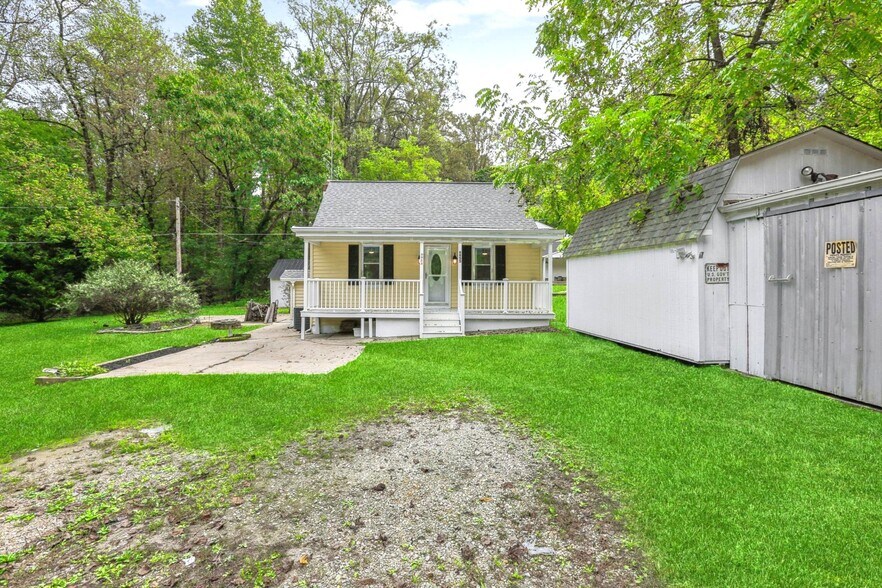 More Photos Of 9955 Belair Rd, Kingsville Flex For Sale