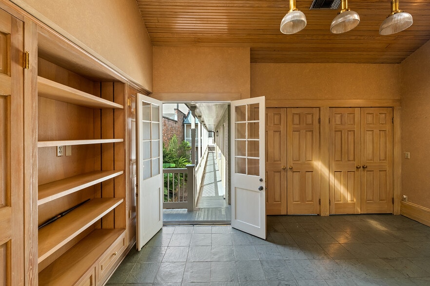 More Photos Of 1018 Bienville Ave, New Orleans Office For Lease