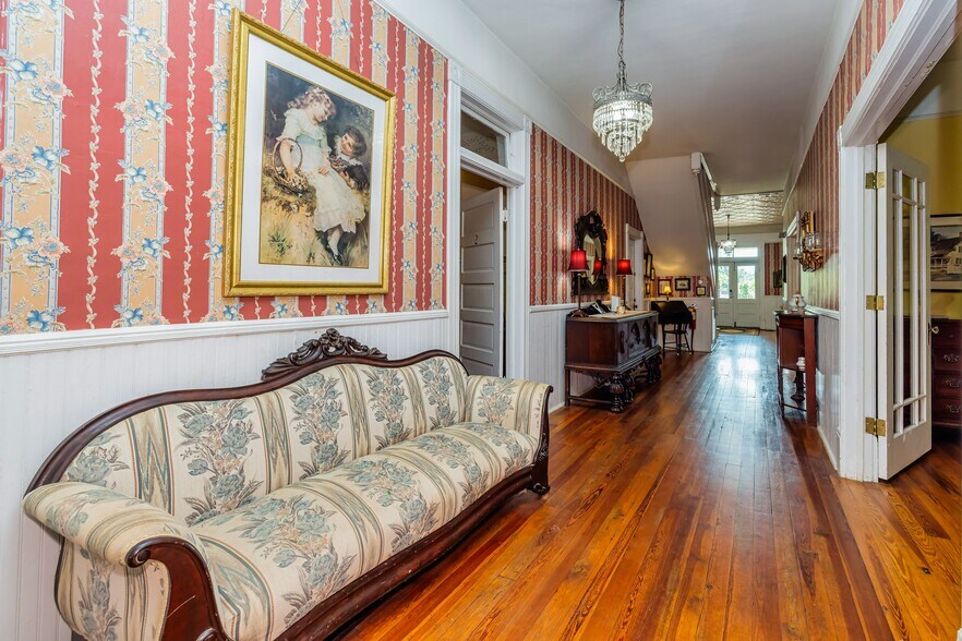 More Photos Of 252 Seavy St, Senoia Hospitality For Sale