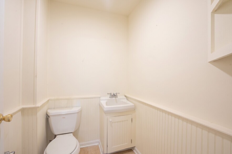 More Photos Of 77 S Union St, Lambertville Restaurant For Sale