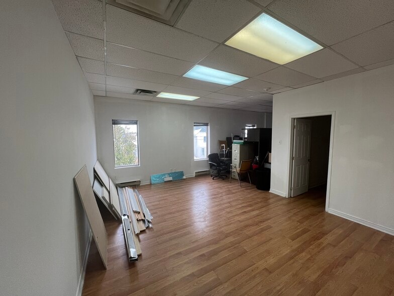 More Photos Of 4170 Grande Allée, Longueuil Office For Lease