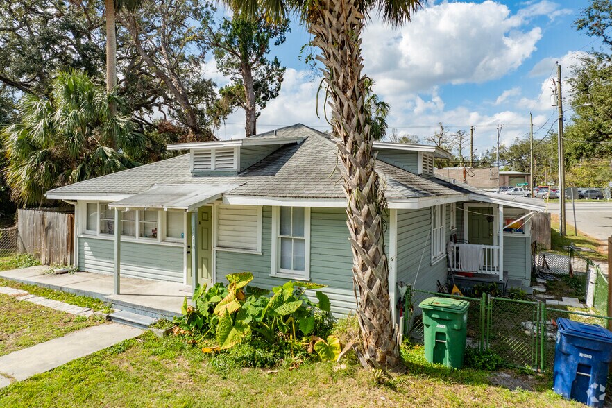 More Photos Of 7810 N Van Dyke Plz, Tampa Apartments For Sale