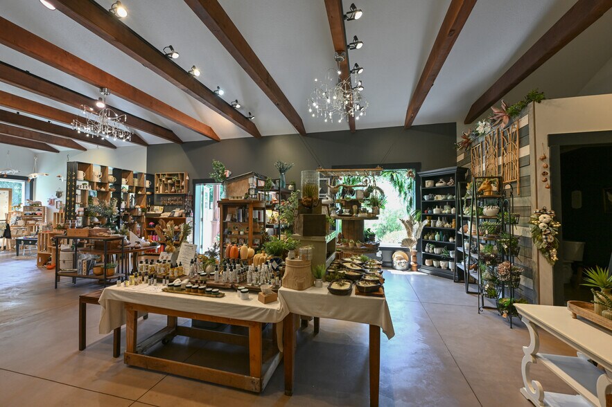 More Photos Of 4434 Wadsworth Rd, Norton Freestanding For Sale