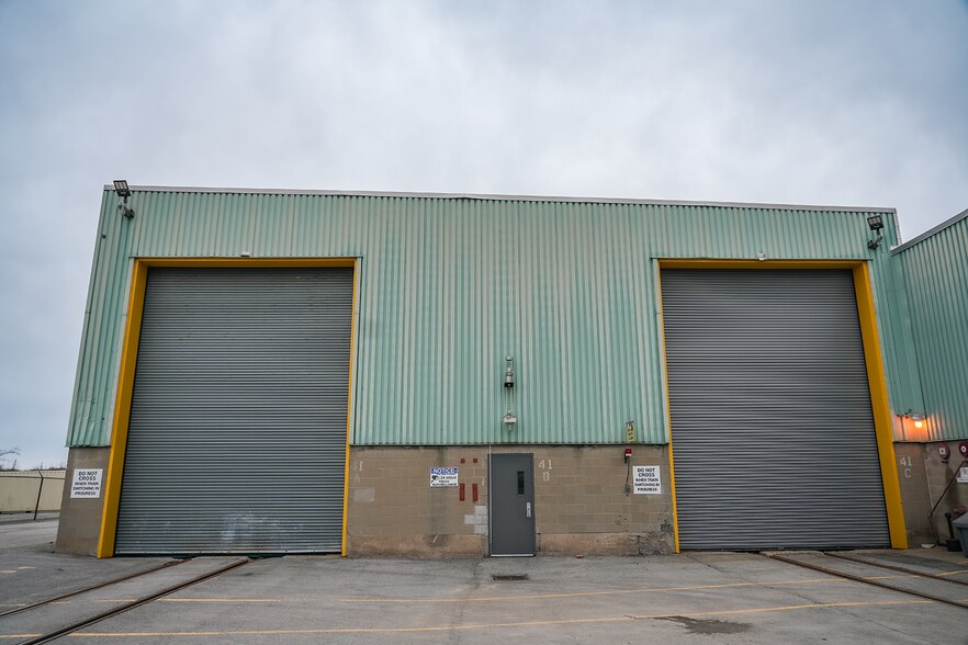 Primary Photo Of 3363 Davis Rd, Thorold Warehouse For Lease