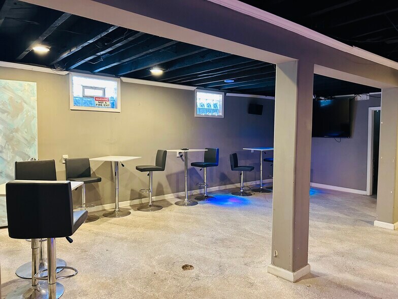 More Photos Of 4800 Delhi Ave, Cincinnati Restaurant For Sale