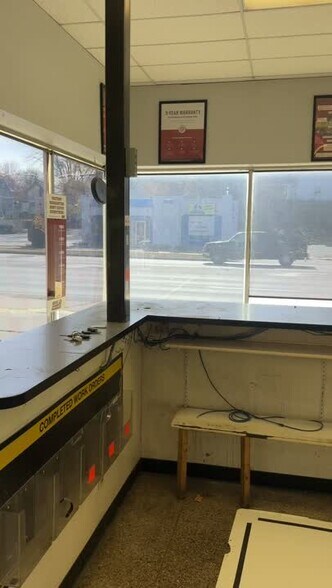 More Photos Of 828 Main St, Red Wing Auto Repair For Lease