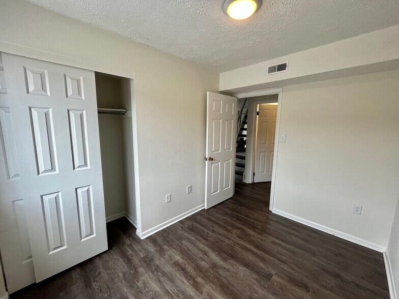 More Photos Of 1500-1508 Lincoln Way, McKeesport Storefront Retail Residential For Sale