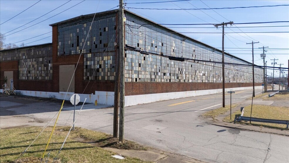 More Photos Of 625 Depot St, Parkersburg Warehouse For Sale