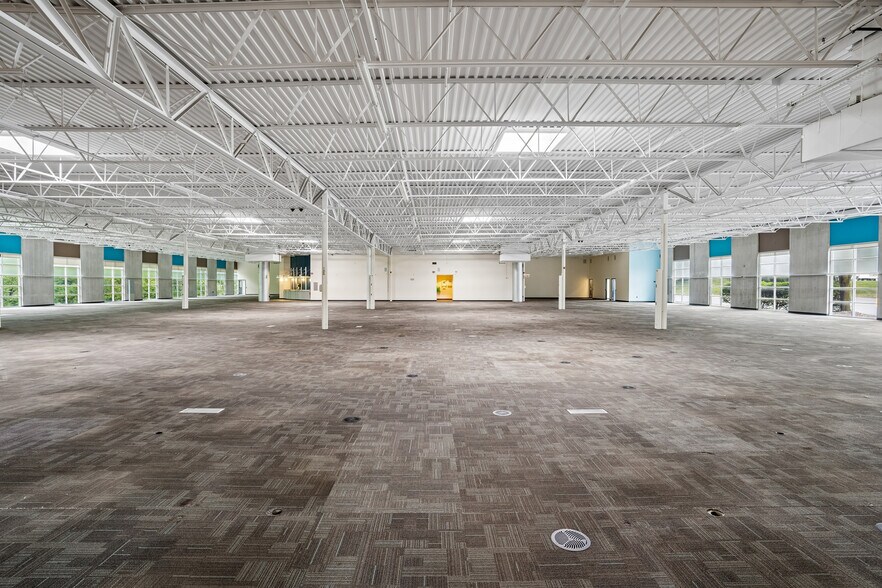 More Photos Of 3355 Walker Ave NW, Grand Rapids Office For Lease