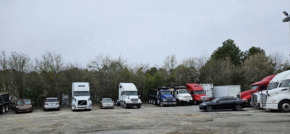 More Photos Of 6276 Memorial Dr, Stone Mountain Auto Dealership For Sale