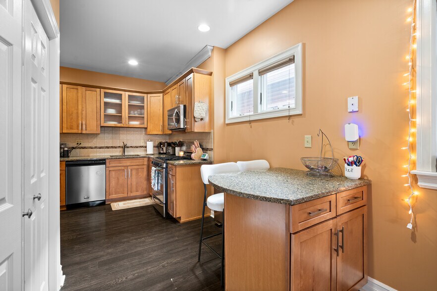 More Photos Of 1537 Hertel Ave, Buffalo Flex For Sale