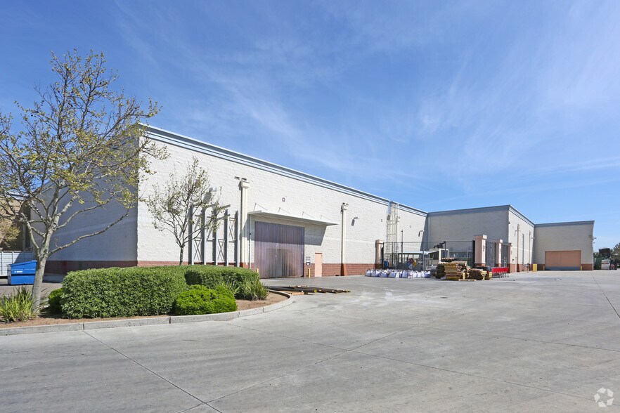 More Photos Of 1750 W Olive Ave, Merced Freestanding For Lease