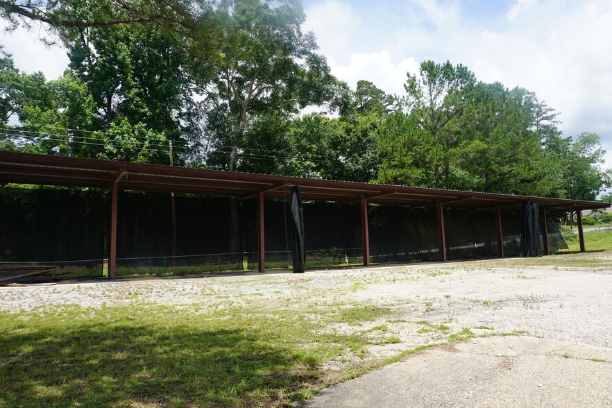 More Photos Of 403 N Main St, Evergreen Warehouse For Sale