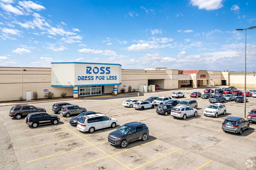 More Photos Of 2259 S 9th St, Salina Unknown For Lease