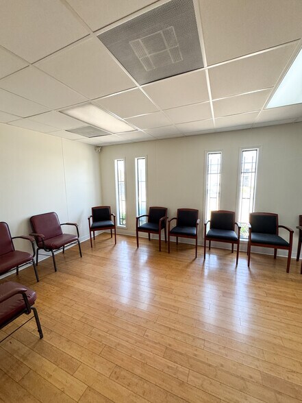 More Photos Of 3630 Almazan Dr, Dallas Medical For Lease