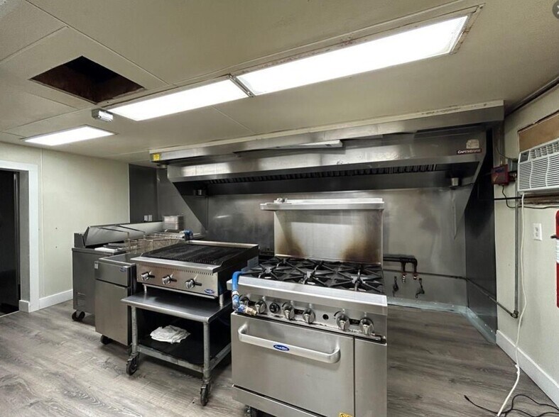 More Photos Of 401 E 4th St, Watkins Glen Restaurant For Sale