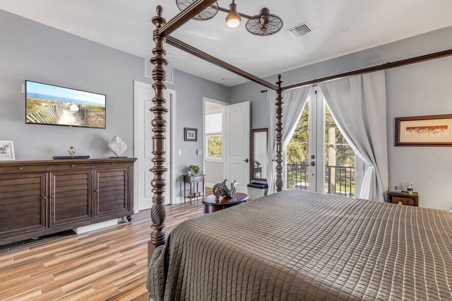 More Photos Of 136 Julia St, New Smyrna Beach Flex For Sale