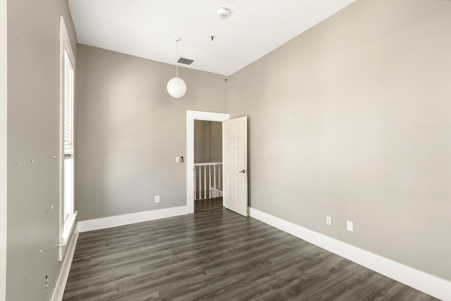 More Photos Of 1111-1123 D St, Sacramento Specialty For Sale