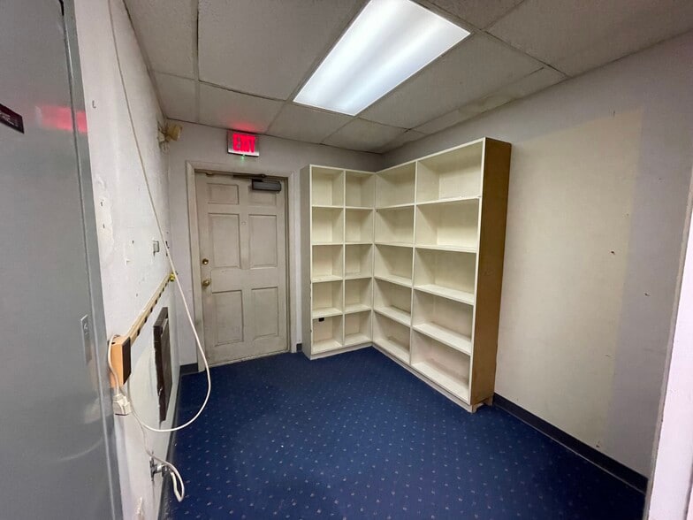More Photos Of 11355 Pembrooke Sq, Waldorf Medical For Sale