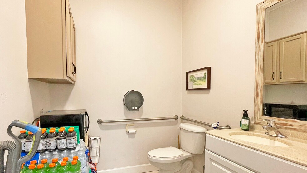 More Photos Of 1116 SE 12th Ct, Cape Coral Flex For Sale