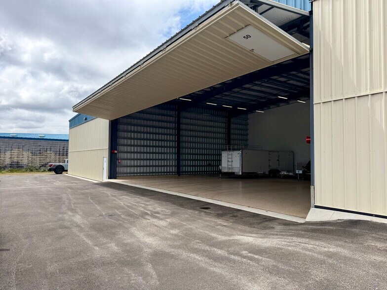 More Photos Of 2751 Taxiway Charlie #50, Carson City Specialty For Sale