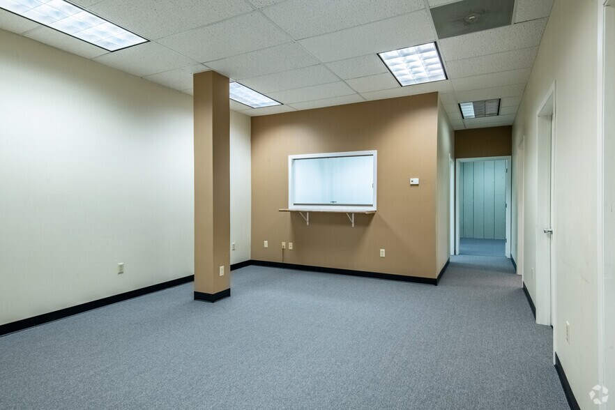 More Photos Of 2501-2551 8th St S, Wisconsin Rapids Unknown For Lease