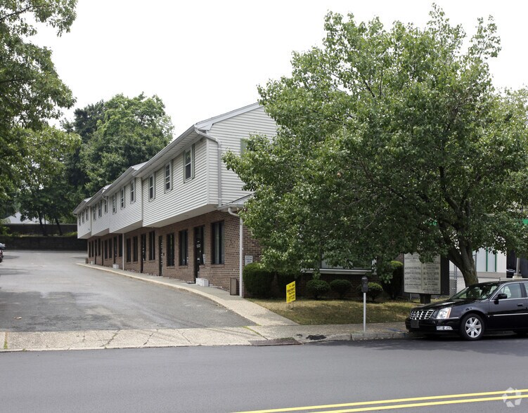 More Photos Of 685 Bloomfield Ave, Verona Medical For Lease