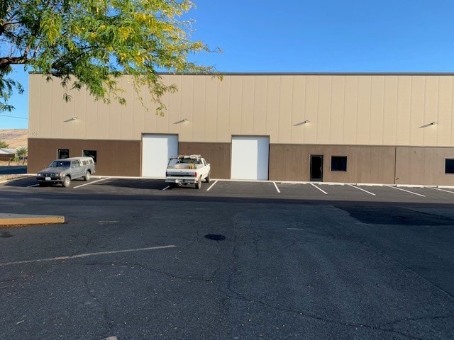 More Photos Of 101 Butterfield Rd, Yakima Warehouse For Lease