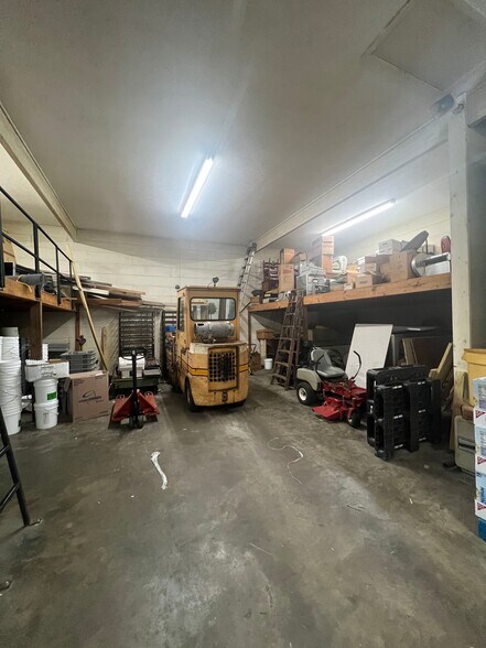 More Photos Of 2621 Hamilton Rd, Columbus Restaurant For Sale