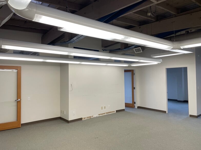 More Photos Of 3307 Clifton Ave, Cincinnati Office For Lease