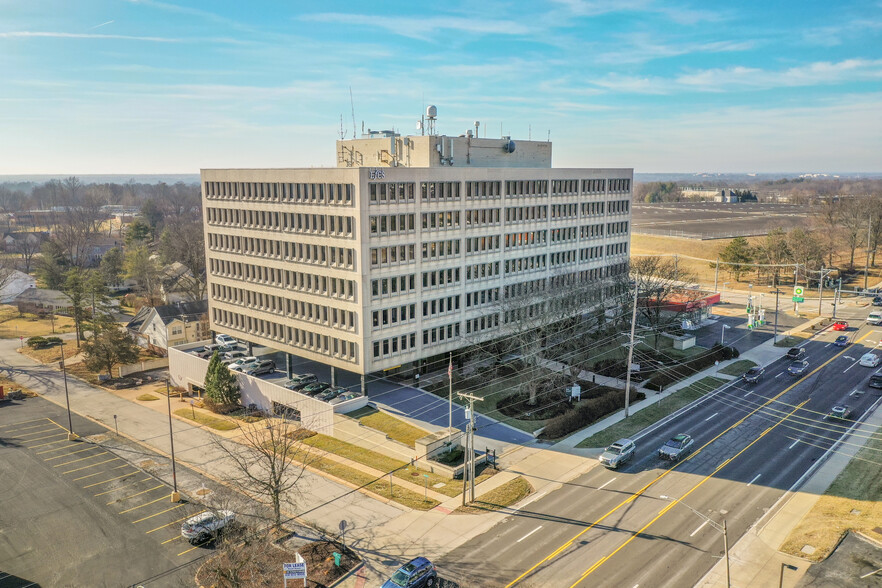 Primary Photo Of 9666 Olive Blvd, Olivette Office For Lease