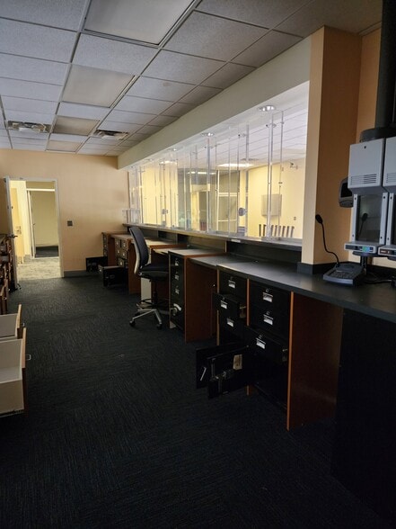 More Photos Of 139 N Main St, Jonesboro Bank For Sale