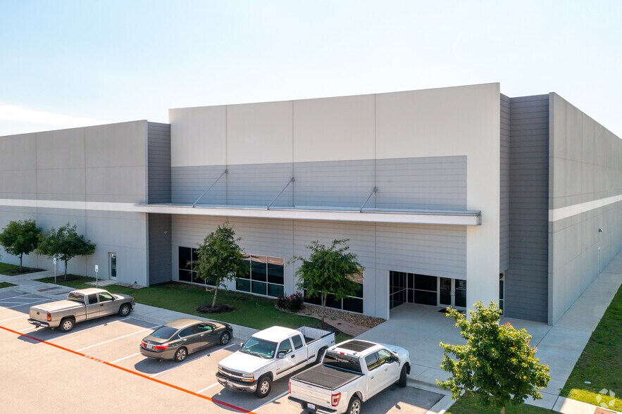 More Photos Of 6320 E Stassney Ln, Austin Industrial For Sale