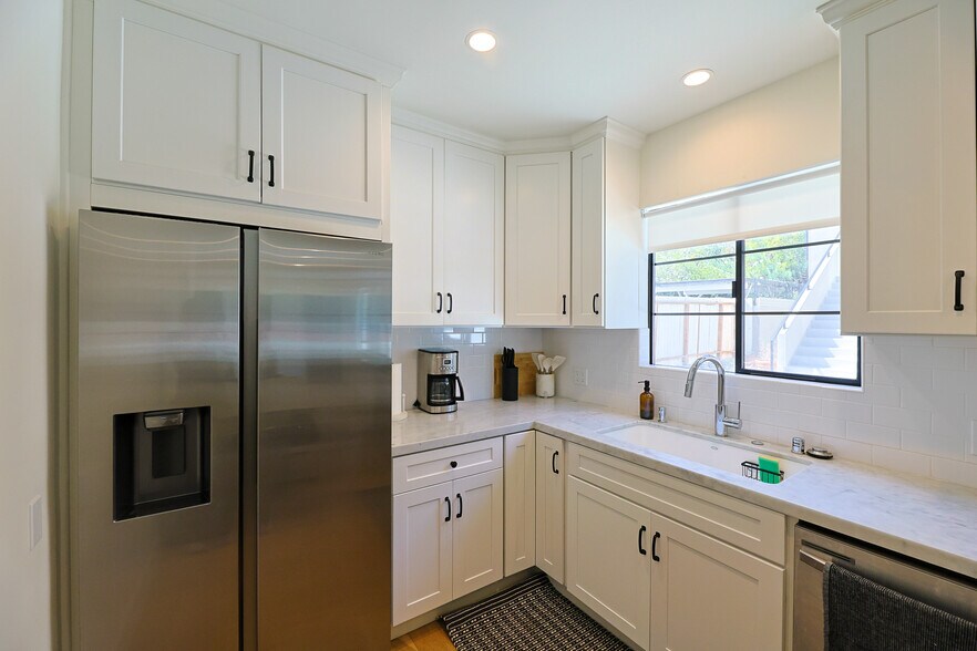 More Photos Of 22227 Pacific Coast Hwy, Malibu Apartments For Sale