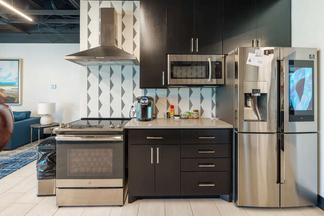 More Photos Of 8900 Business Park Dr, Austin Office For Sale