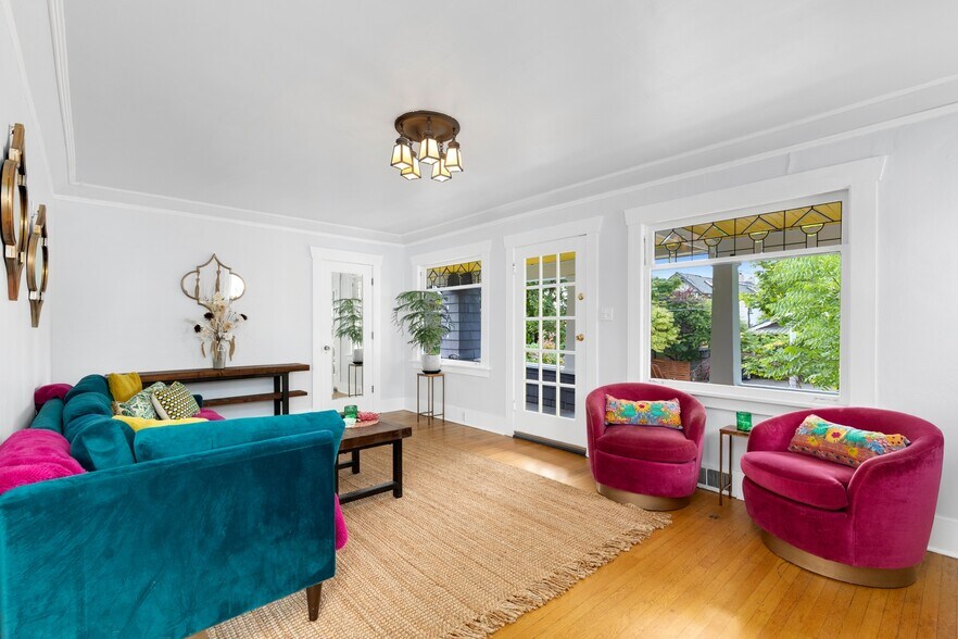 More Photos Of 410 N 46th St, Seattle Apartments For Sale