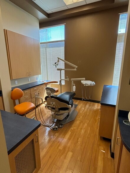 More Photos Of 14967 W Bell Rd, Surprise Medical For Sale