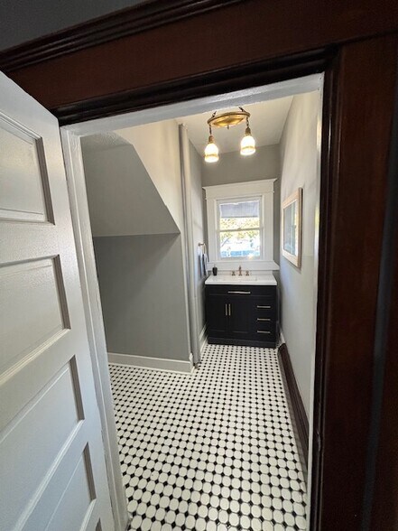 More Photos Of 802 Columbia St, Lafayette Office Residential For Sale