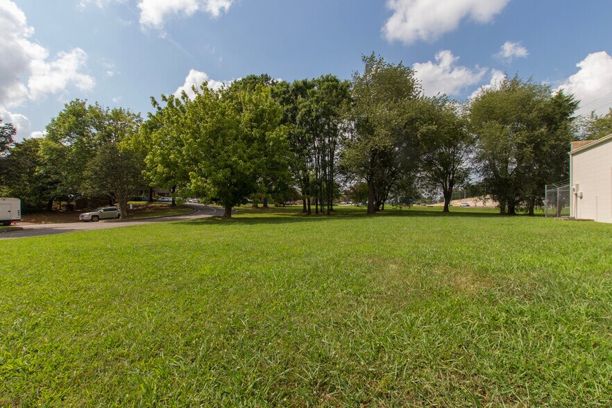 More Photos Of 4058 S Memorial Pky, Huntsville Warehouse For Sale