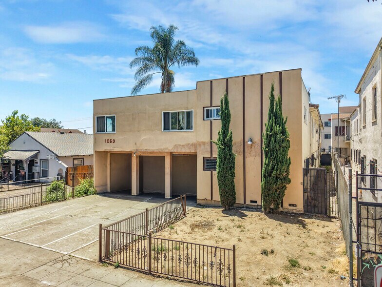 More Photos Of 1069 N Oxford Ave, Los Angeles Apartments For Sale