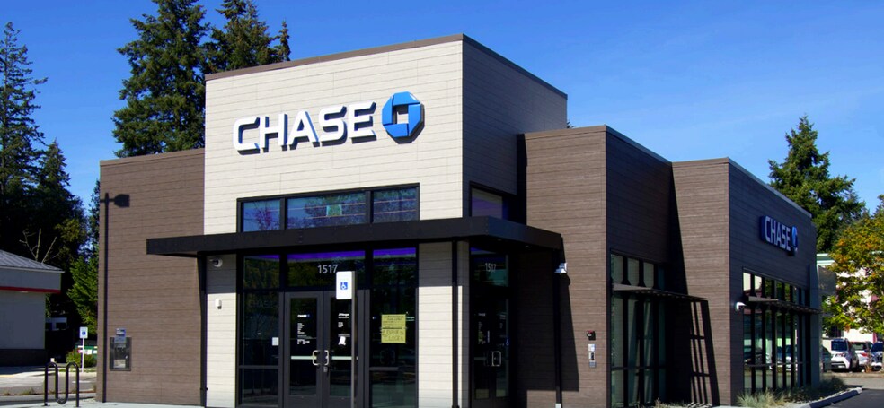 Primary Photo Of NWC 132nd Street SE & 16th Avenue SE, Everett Bank For Sale