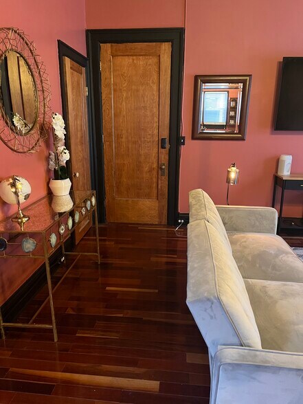 More Photos Of 417 Georgia Ave, Chattanooga Office For Sale