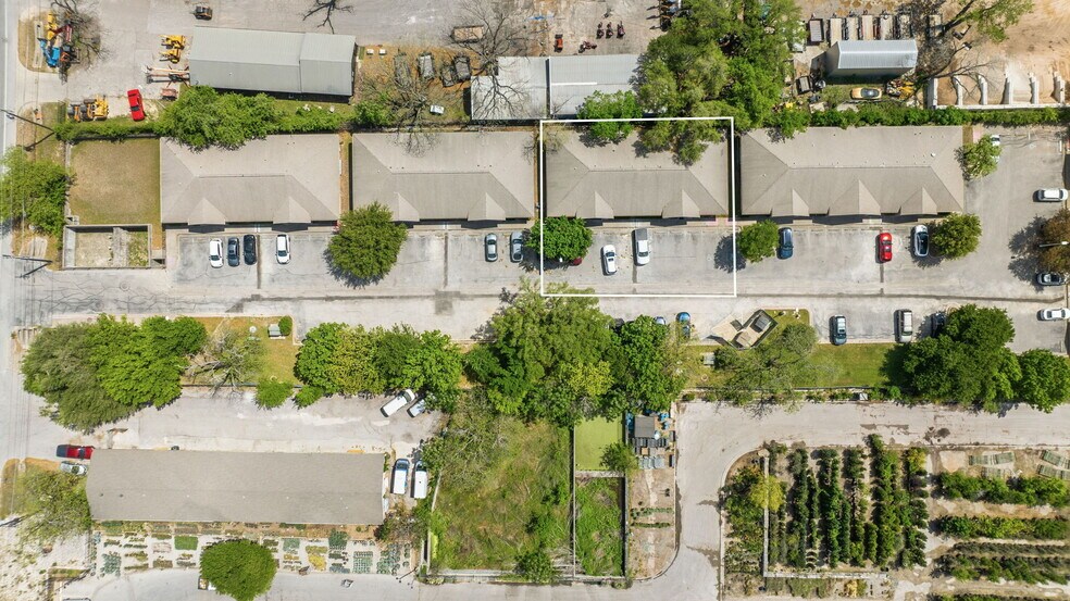 More Photos Of 13284 Pond Springs Rd, Austin Office For Sale